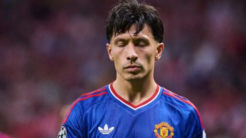 Carragher bênh vực INEOS, chỉ trích gay gắt Lisandro Martinez